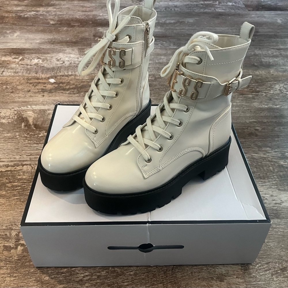 Women's Cream Guess Lace-Up Boots
